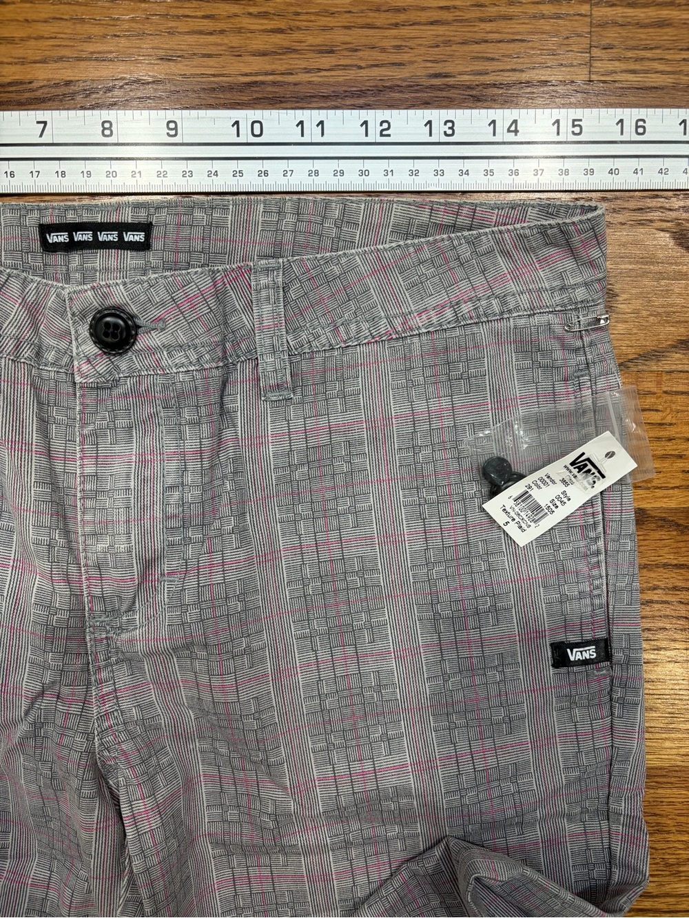 NWT Vans Plaid Shorties sz 5 - Picture 4 of 10